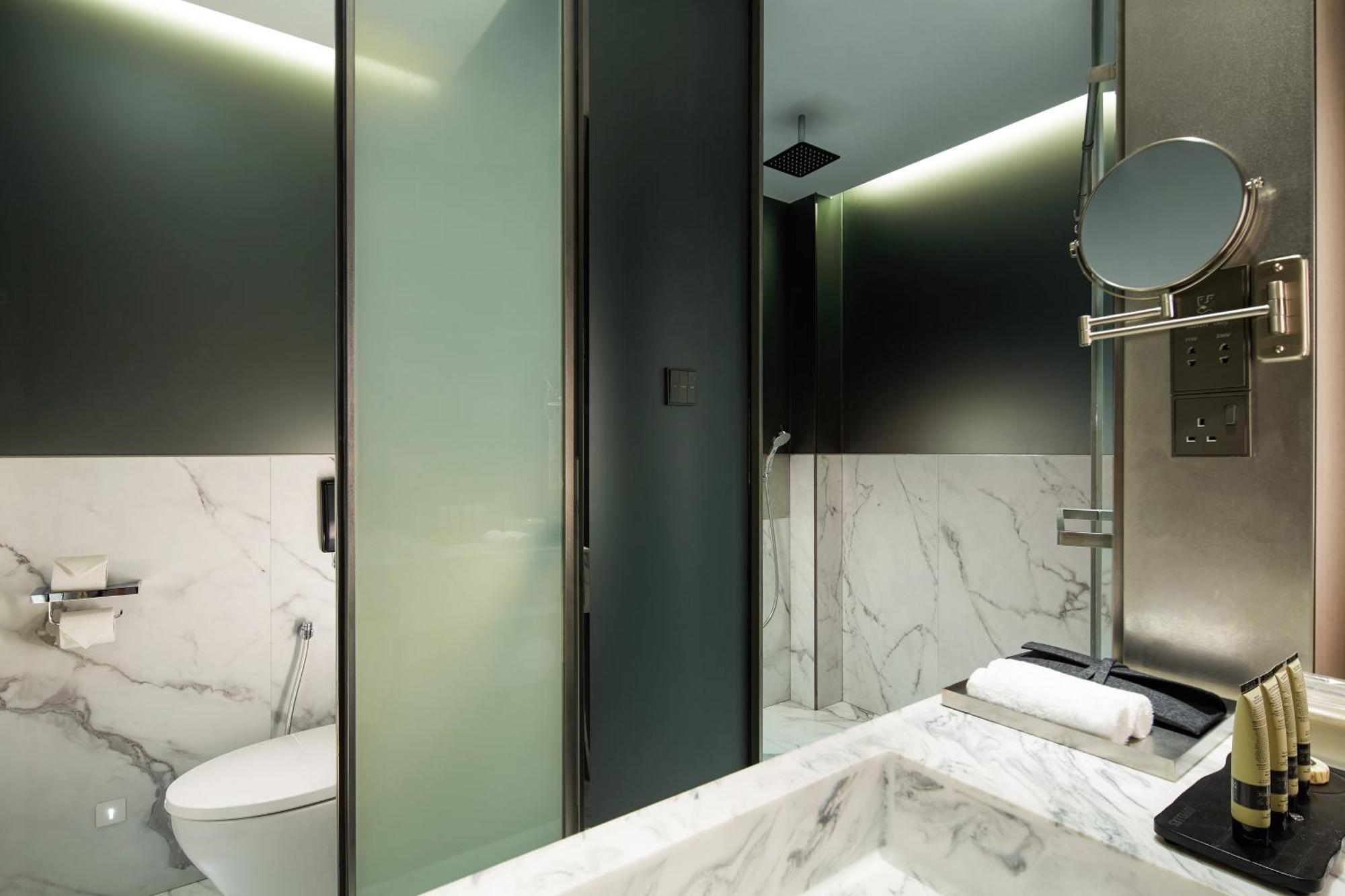 Platinum Suite window
